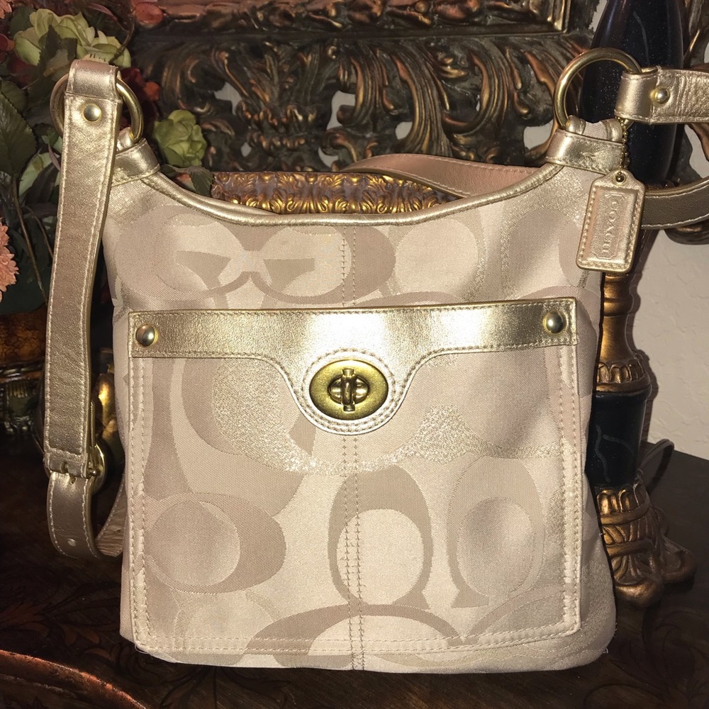 ~Sold eBay~ Authentic Coach Penelope Signature